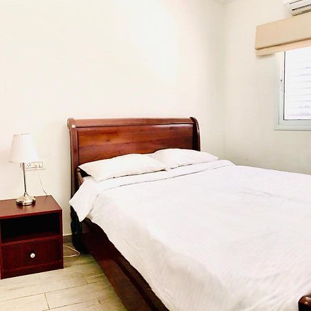 Royal Lea Apartmens ネタニア エクステリア 写真