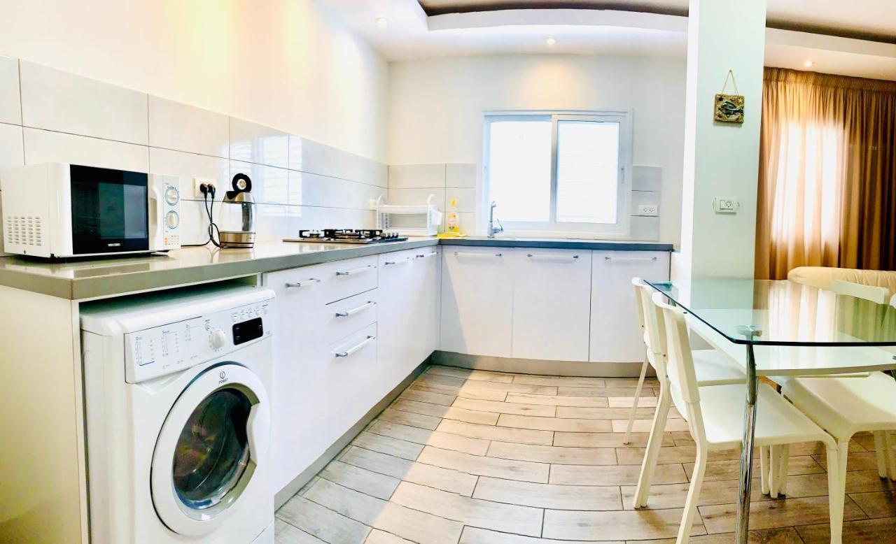 Royal Lea Apartmens ネタニア エクステリア 写真