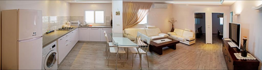 Royal Lea Apartmens ネタニア エクステリア 写真