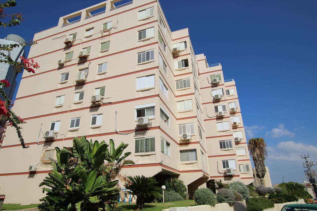 Royal Lea Apartmens ネタニア エクステリア 写真