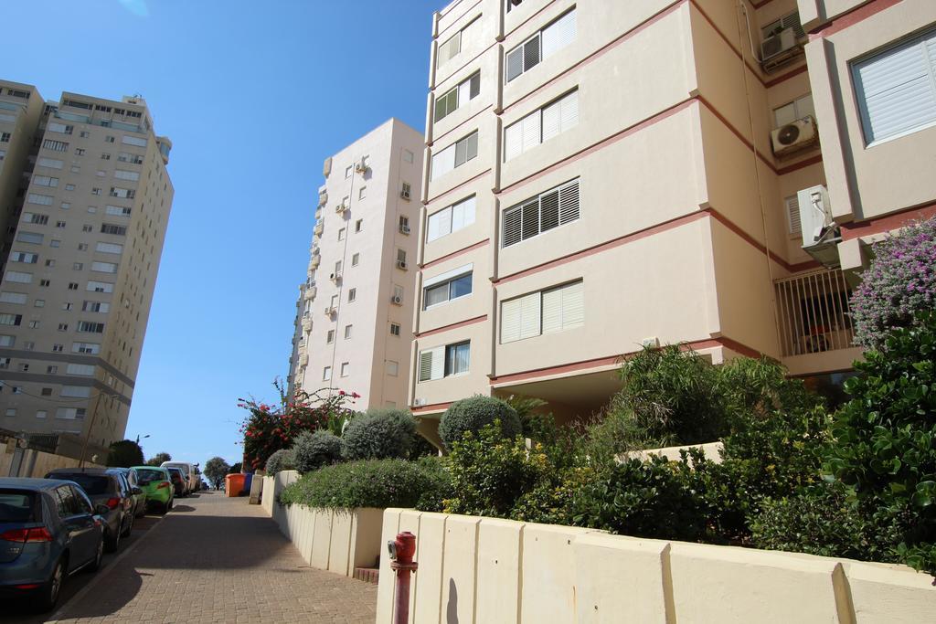 Royal Lea Apartmens ネタニア エクステリア 写真