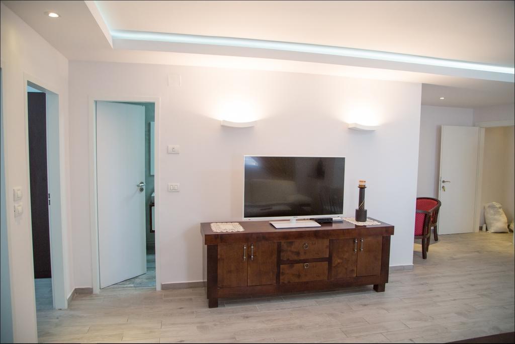 Royal Lea Apartmens ネタニア エクステリア 写真
