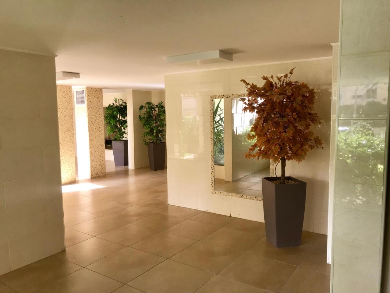 Royal Lea Apartmens ネタニア エクステリア 写真