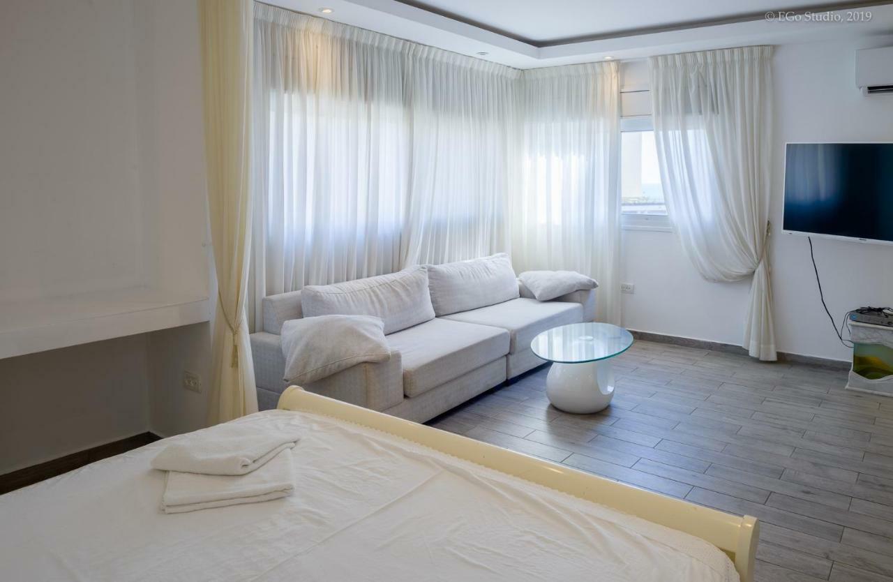 Royal Lea Apartmens ネタニア エクステリア 写真