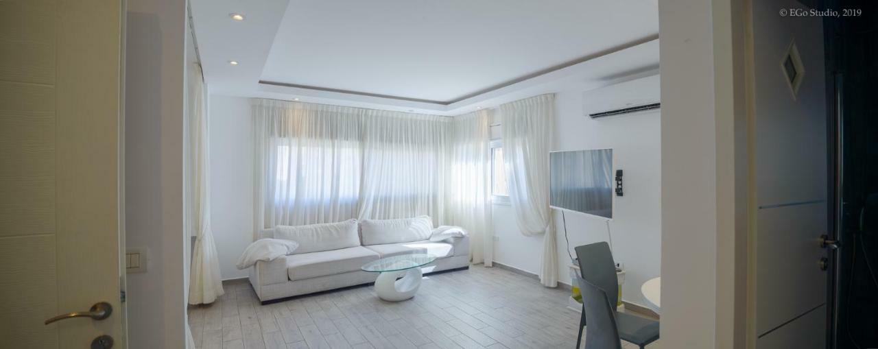 Royal Lea Apartmens ネタニア エクステリア 写真