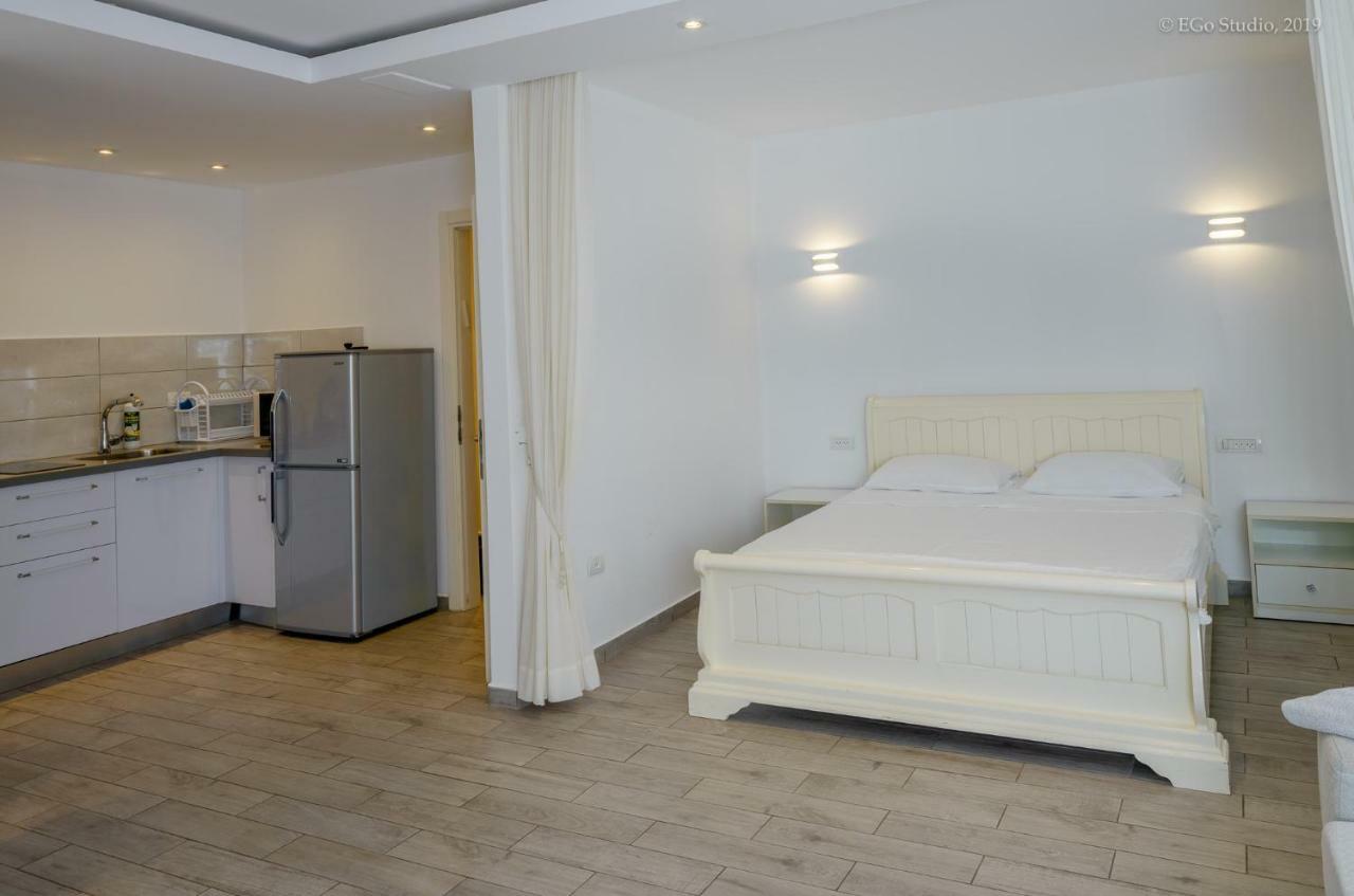 Royal Lea Apartmens ネタニア エクステリア 写真