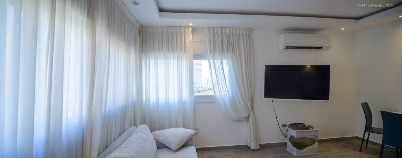 Royal Lea Apartmens ネタニア エクステリア 写真